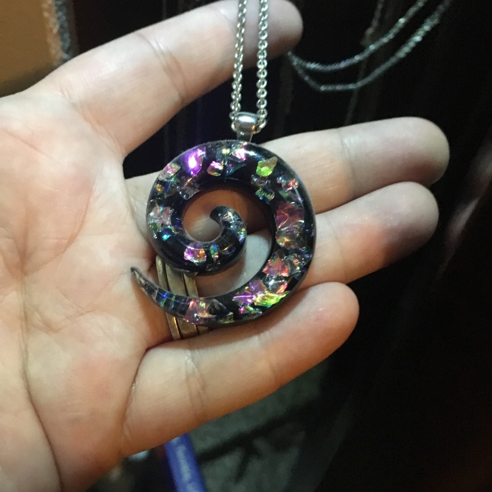 Beautiful Fun Swirl Necklace